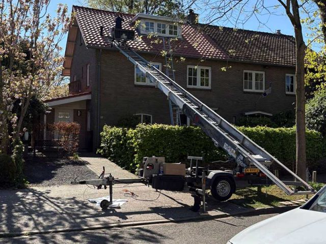 Pannendak-pannenlift-door-ervaren-dakdekker-Dakservice-Boer2